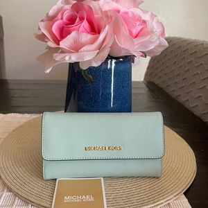 Michael kors wallet